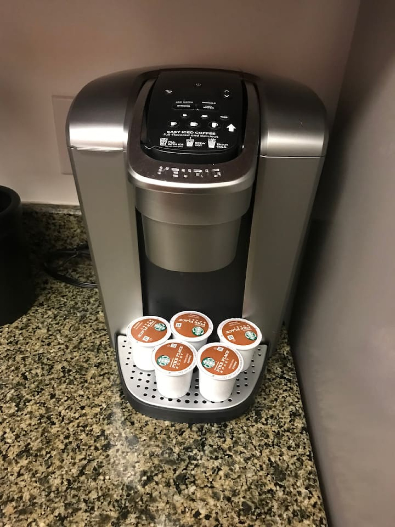 huge-one-bedroom-condo-sleep4-with-free-parking-gym-brickell-area/