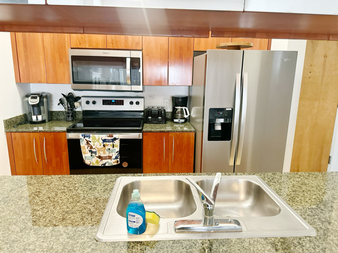 huge-one-bedroom-condo-sleep4-with-free-parking-gym-brickell-area/