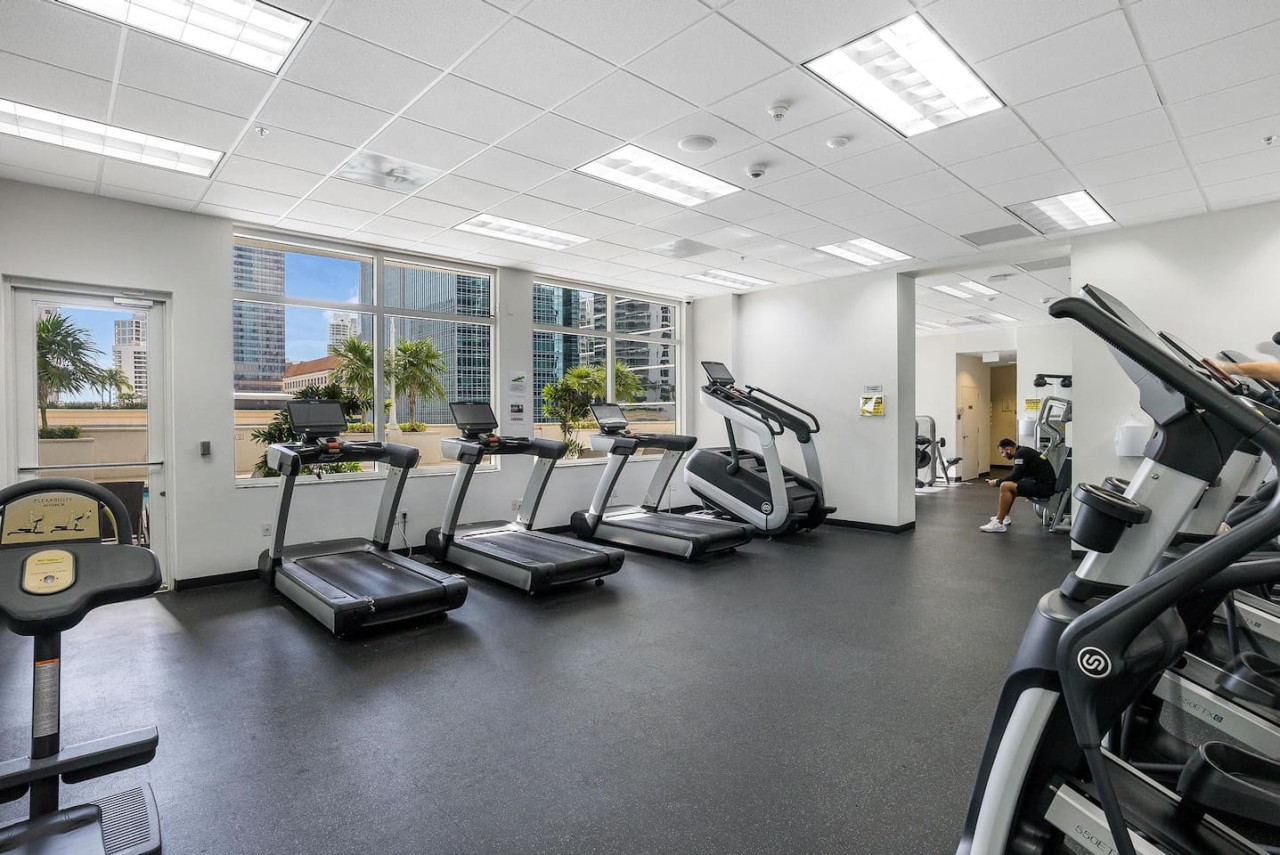 mesmerizing-studio+gym-downtown-brickell/