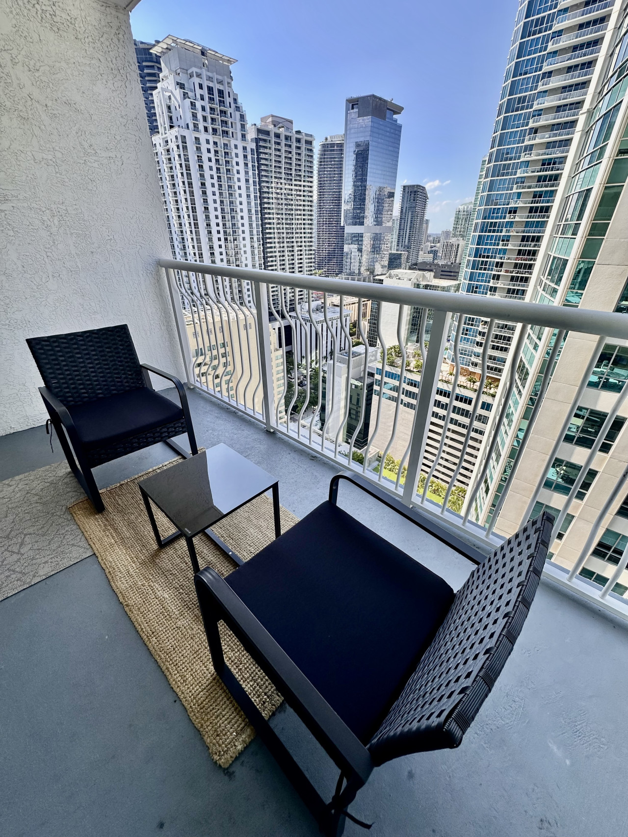 mesmerizing-studio+gym-downtown-brickell/