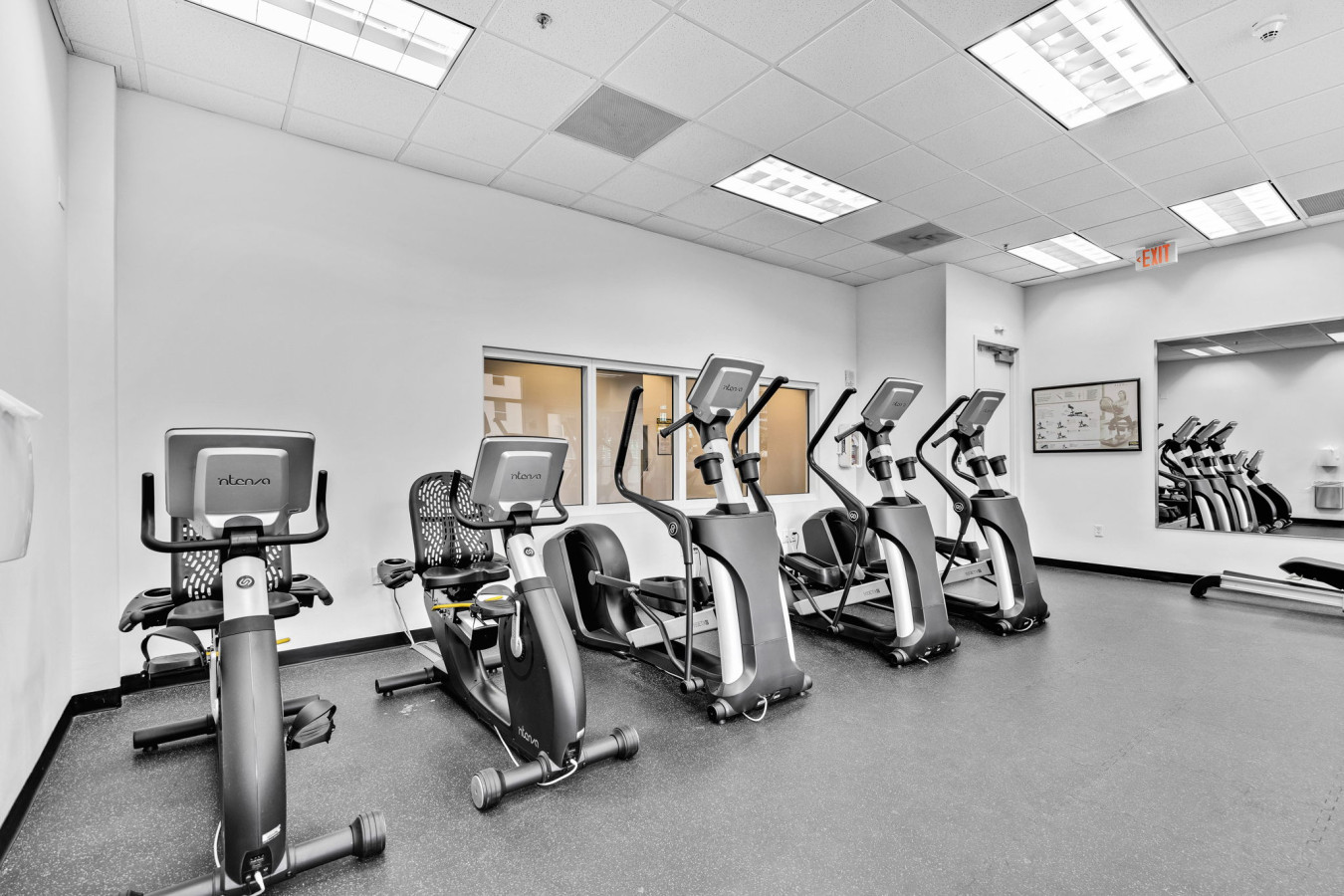 mesmerizing-studio+gym-downtown-brickell/