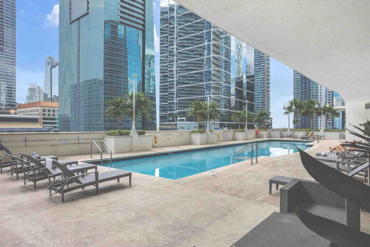 mesmerizing-studio+gym-downtown-brickell/
