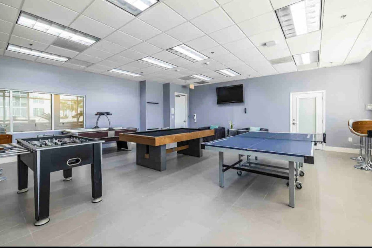 mesmerizing-studio+gym-downtown-brickell/