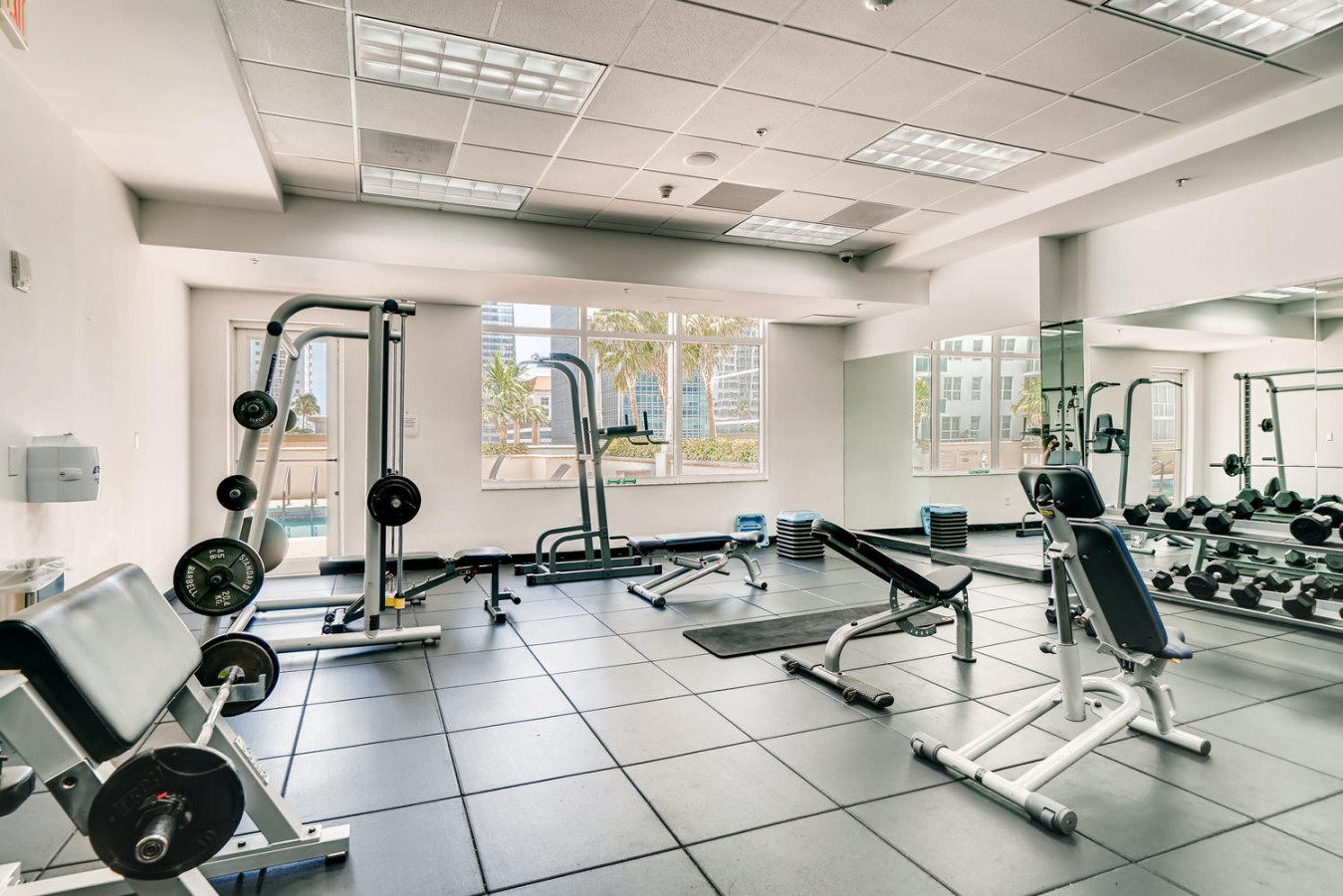 mesmerizing-studio+gym-downtown-brickell/