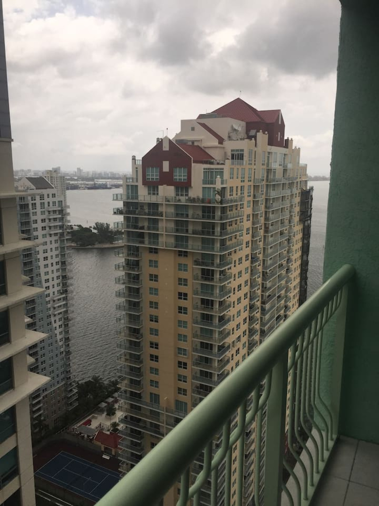 modern-studio*-heart-of-brickell-downtown-miami/