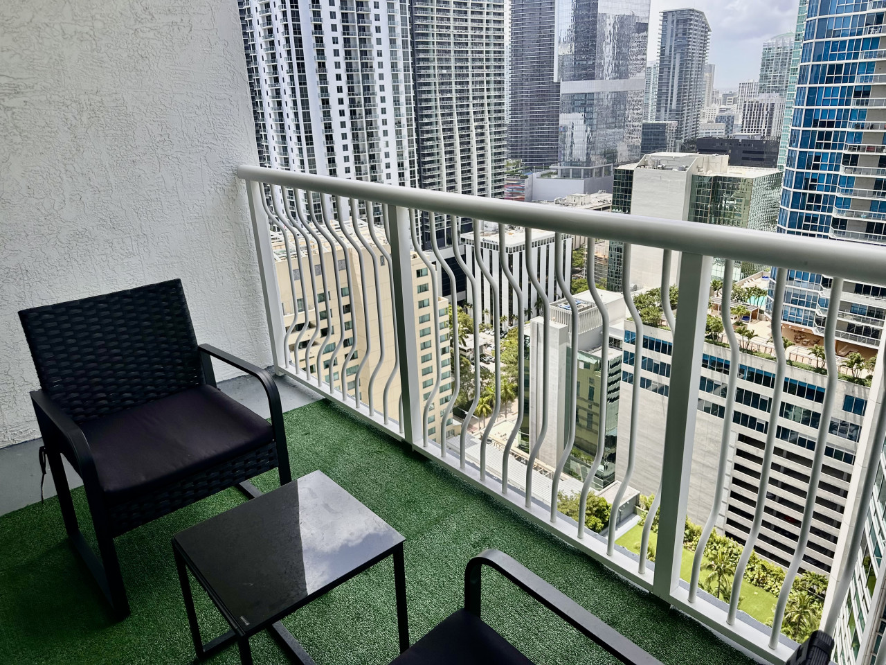 modern-studio*-heart-of-brickell-downtown-miami/