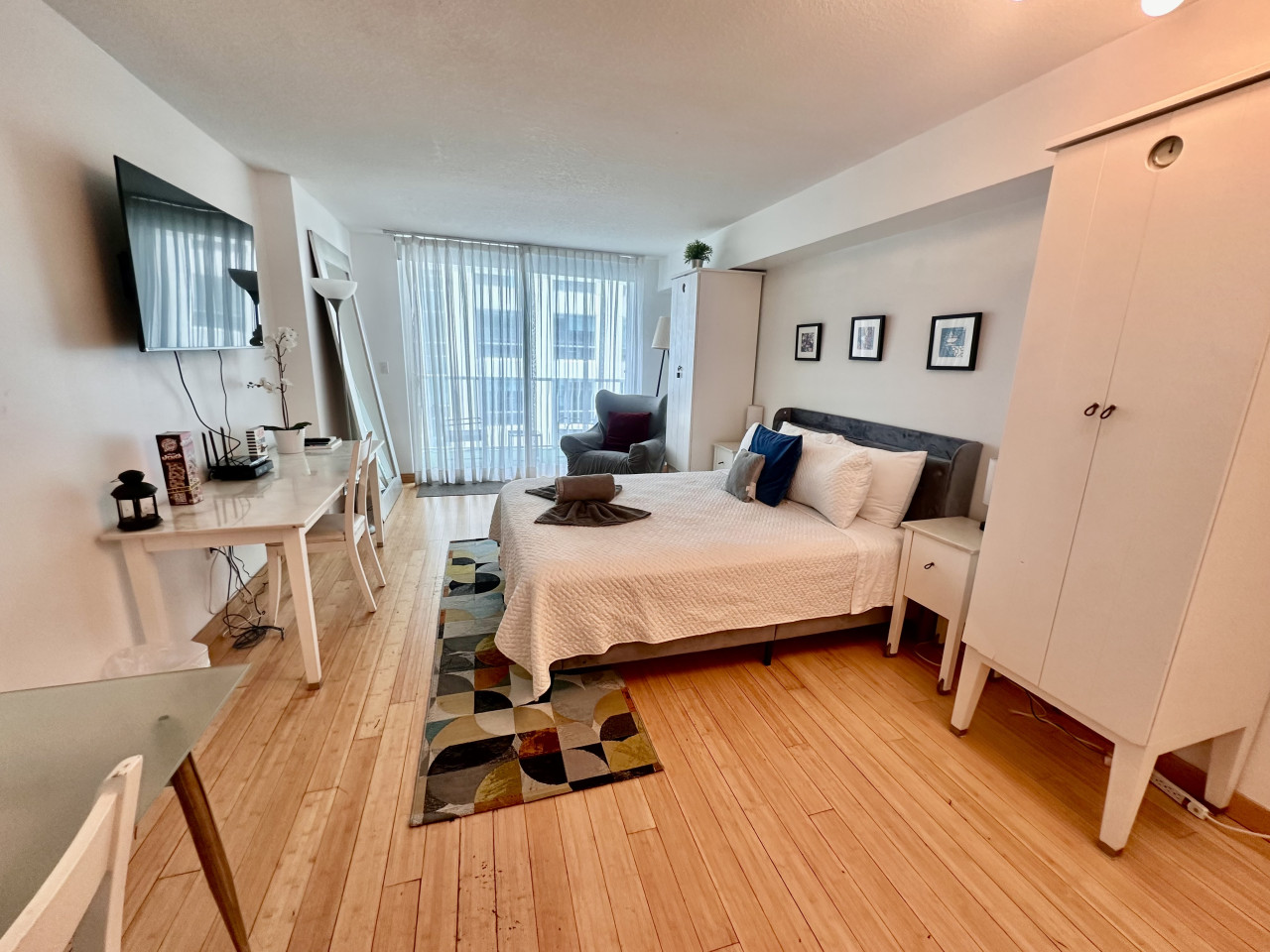 modern-studio*-heart-of-brickell-downtown-miami/