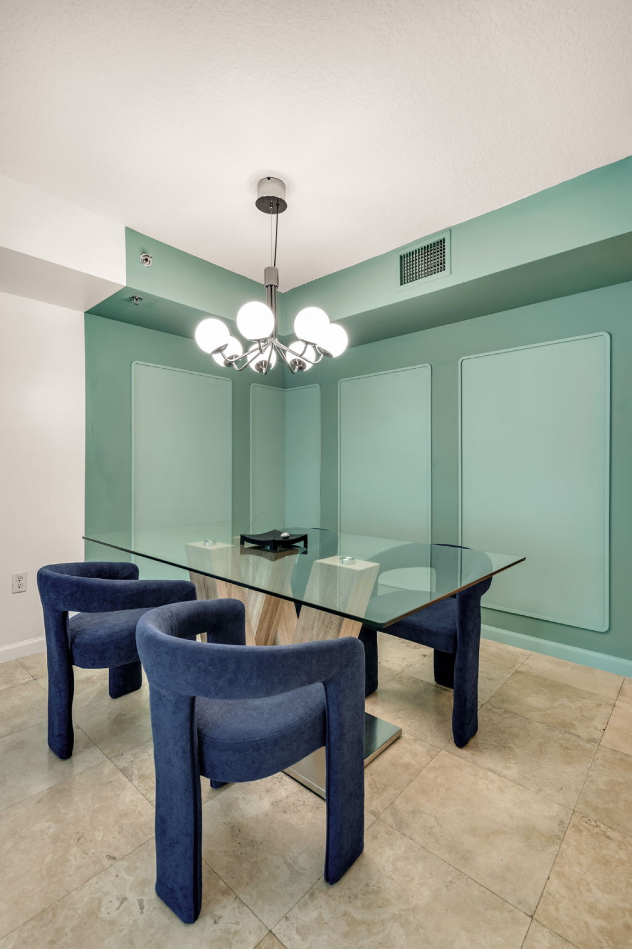 chic-lux-bay-view+free-park+gym/