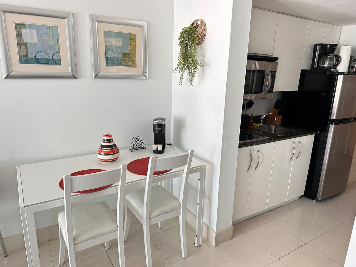 lux-studio+oceanview-+-2-queen-beds+-free-parking/