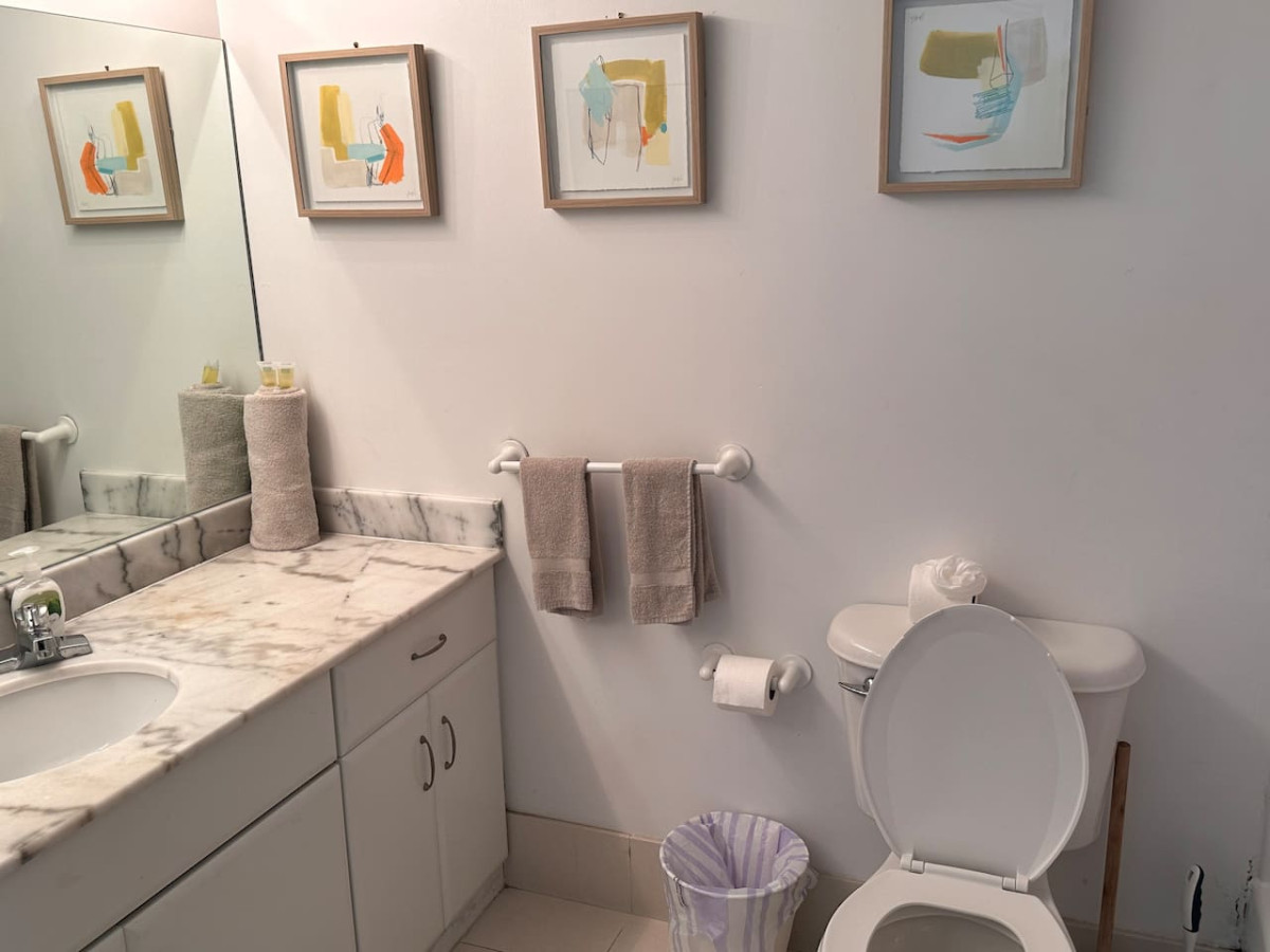 lux-studio+oceanview-+-2-queen-beds+-free-parking/