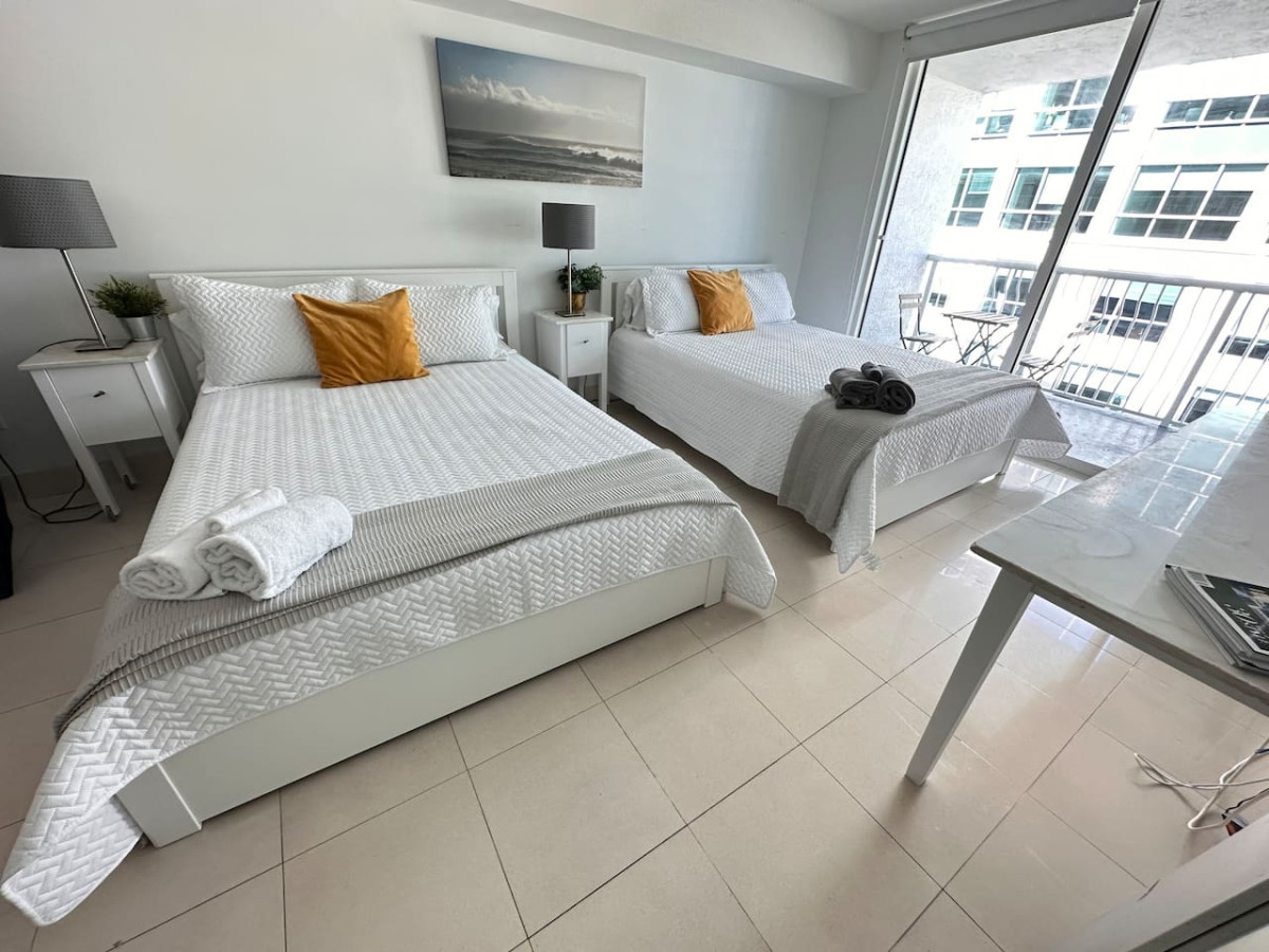 lux-studio+oceanview-+-2-queen-beds+-free-parking/