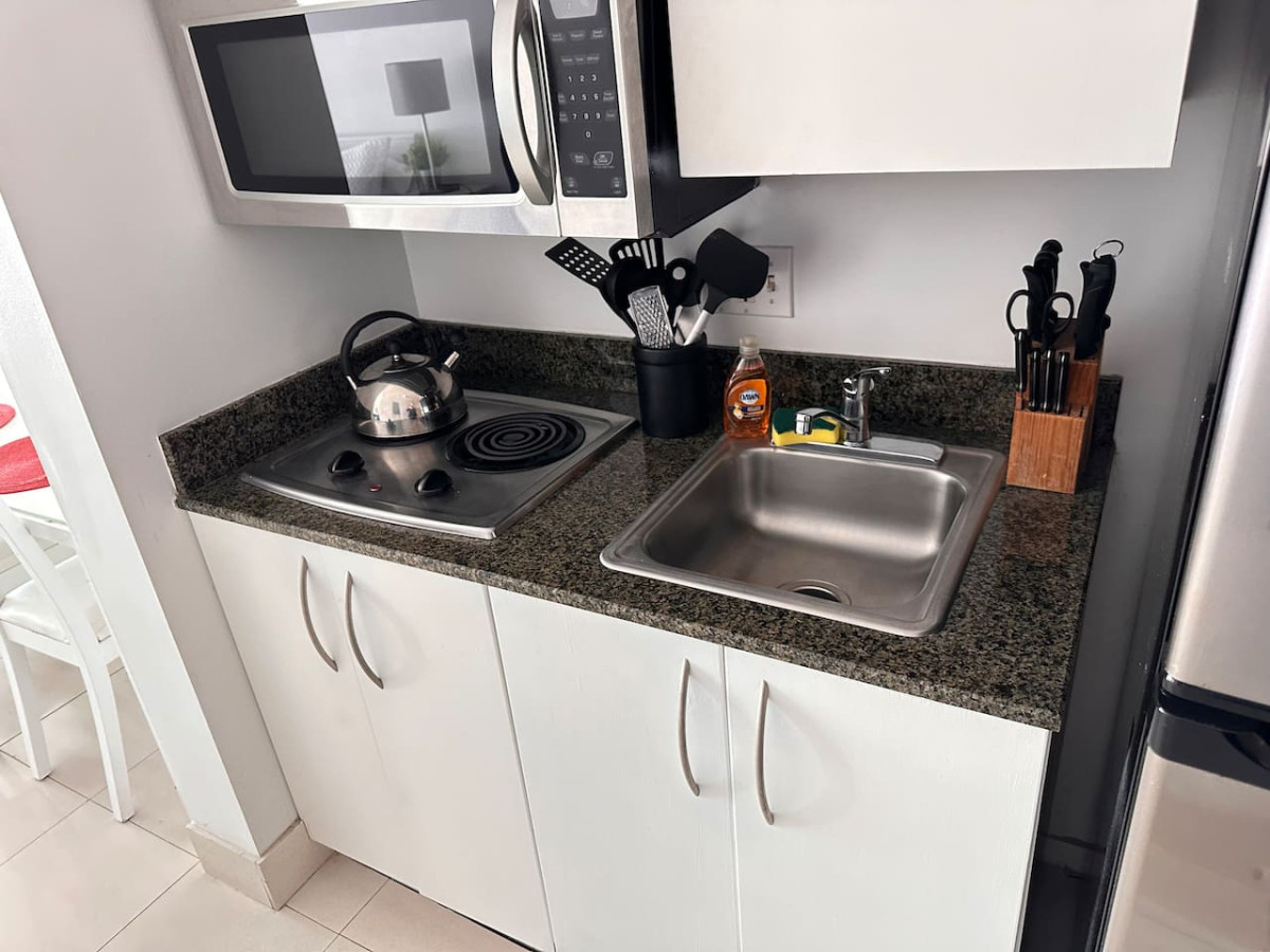 lux-studio+oceanview-+-2-queen-beds+-free-parking/