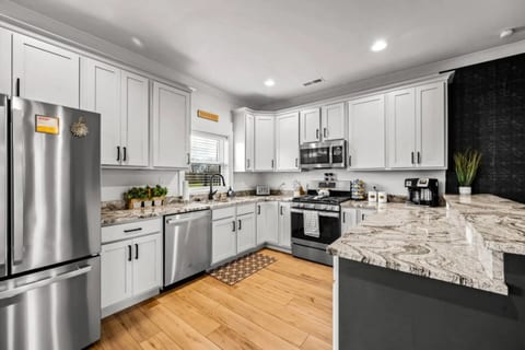 Dollywood Luxe Retreat
