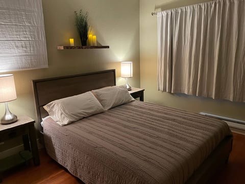 Cozy 6th Ave Bungalow w/ Sauna, BBQ, Firepit & AC