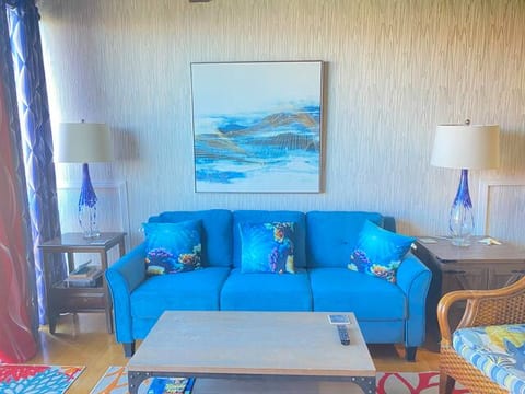 2BR - Ocean view oasis walk to Ironman Pier