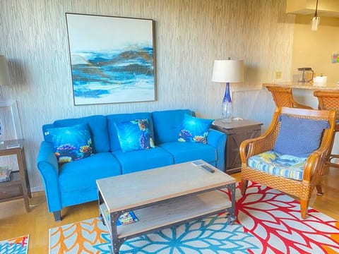 2BR - Ocean view oasis walk to Ironman Pier