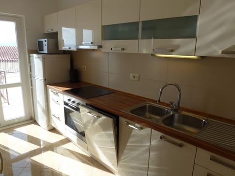 Apartments Sunset - Unit 373266-13