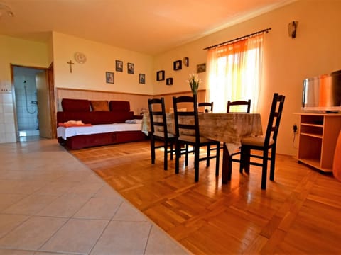 Apartments Mari - Unit 373811-13
