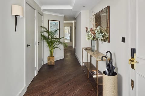 Fully Serviced Three Bed Apartment with Balcony