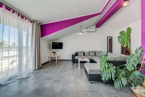 Apartments Deepwater - Unit 376470-13