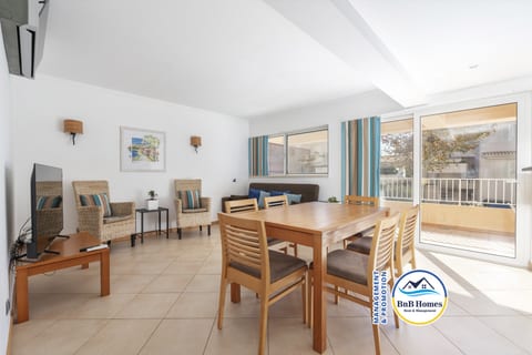 BnB Homes Comfortable Duplex Apartment