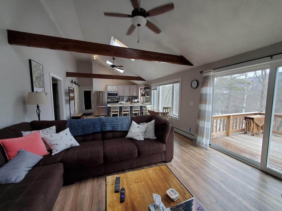 Main Living Area (Upstairs)