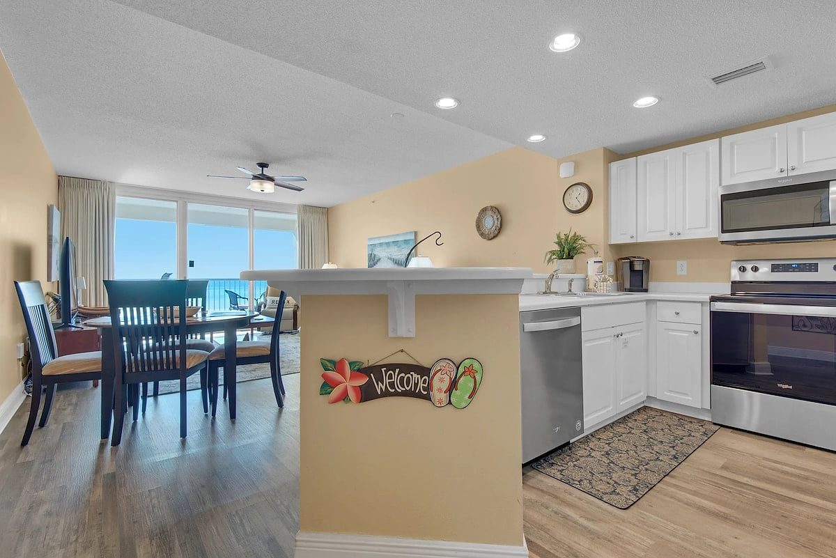 2nd Floor- Beach Chair Service-Majestic Beach! image 6