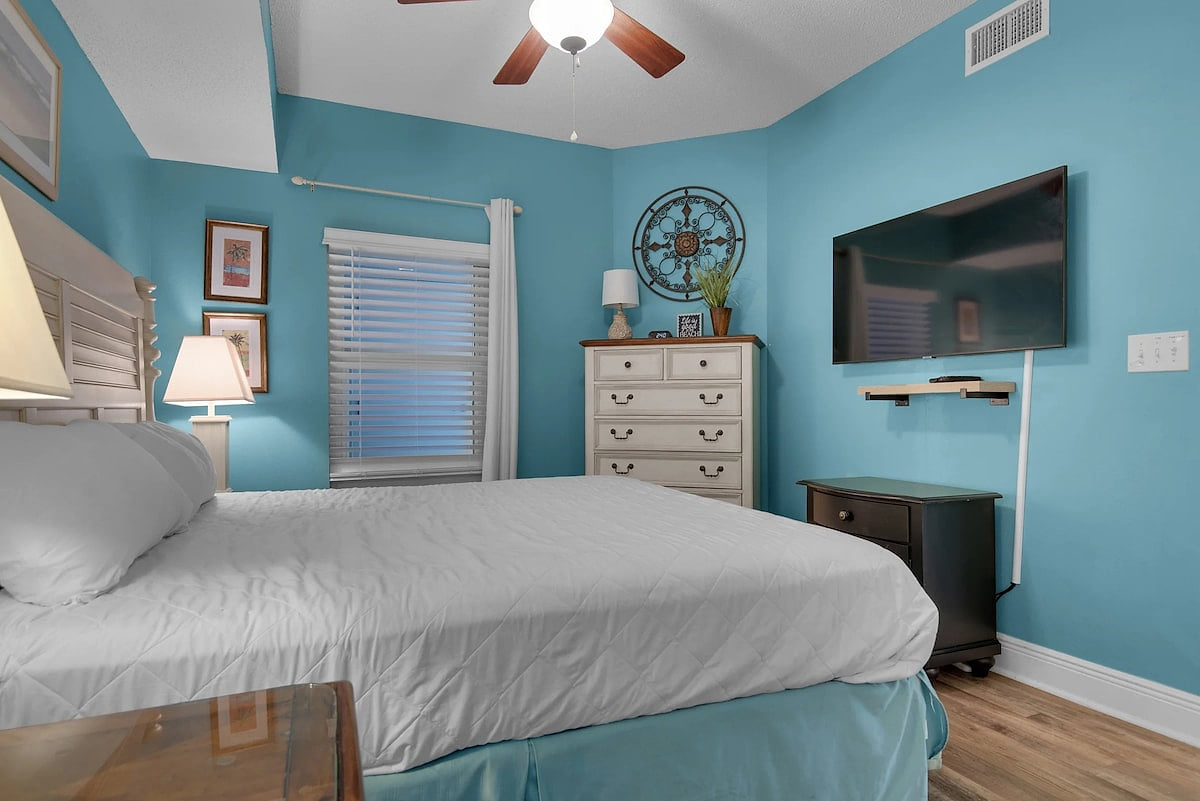 2nd Floor- Beach Chair Service-Majestic Beach! image 23