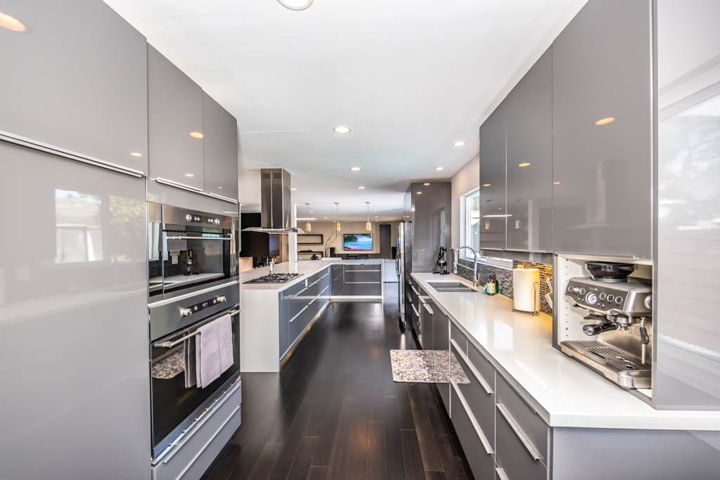luxury-3br-oasis:-pool-and-style/
