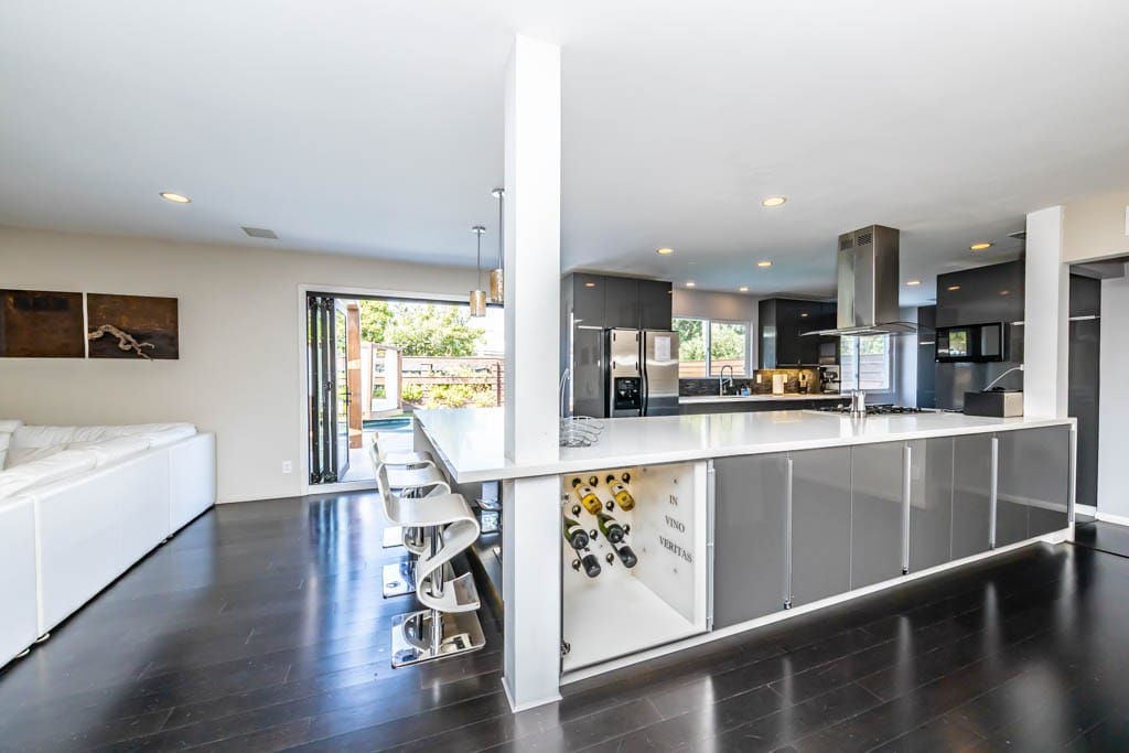 luxury-3br-oasis:-pool-and-style/