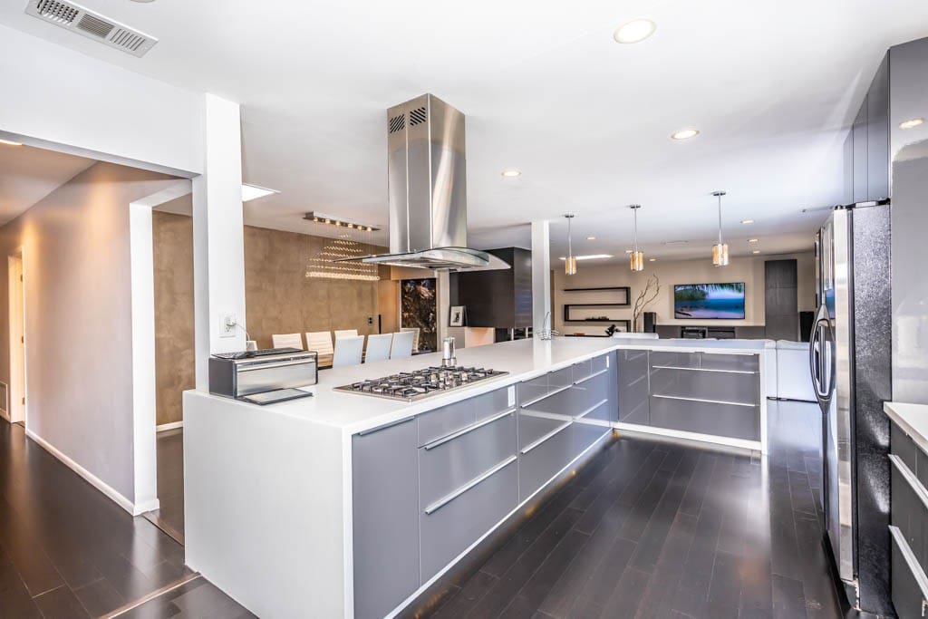 luxury-3br-oasis:-pool-and-style/