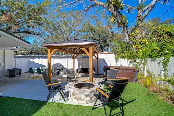 Paradise on Parkview Lane - Largo