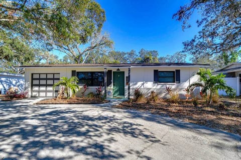 Paradise on Parkview Lane