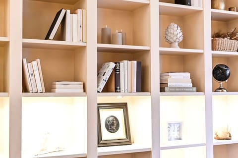 Elegant Victorian Flat Near Chelsea Embankment