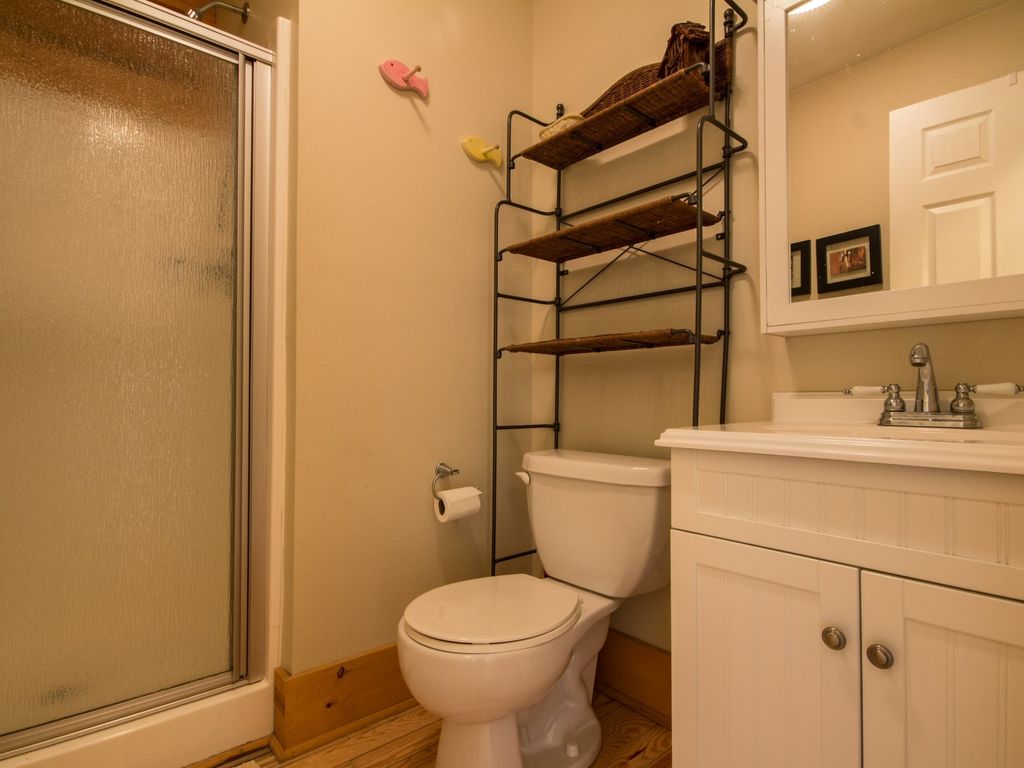 poppy's-hideaway-on-the-shenandoah-river/