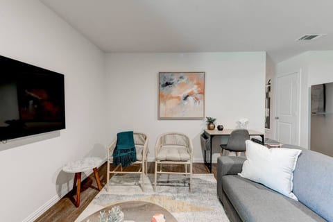 The Cozy Haven In Temple