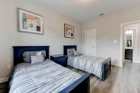 Townhome in Central Temple