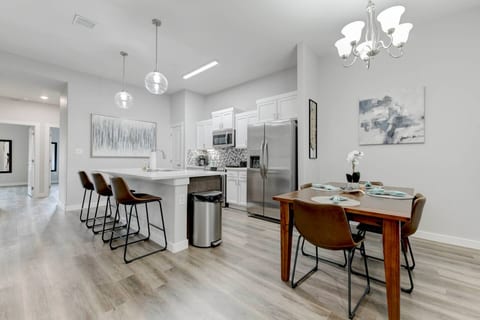 Townhome in Central Temple
