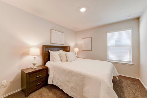 4 Bedroom House In Temple with 4 Beds