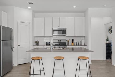 New Braunfels Spacious Retreat