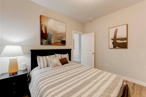 Modern Townhome Heart of Temple