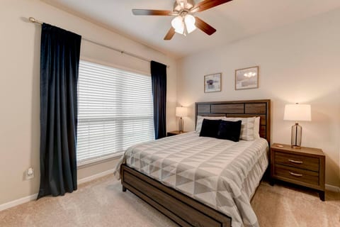 Spacious Haven for Workers in South Temple