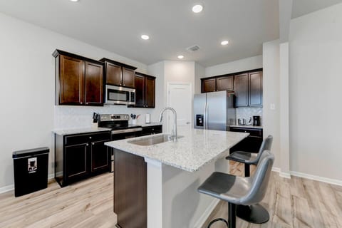4 Bedroom Home For Your Workers in Temple