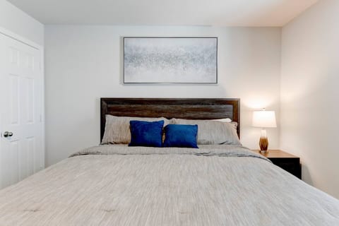 4 Bedrooms in Center of Temple