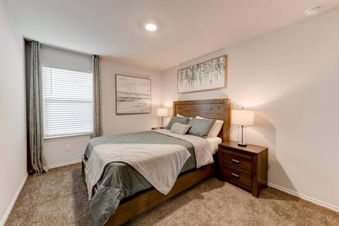 4 Bedrooms in Center of Temple