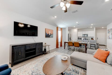 4 Bedrooms in Center of Temple