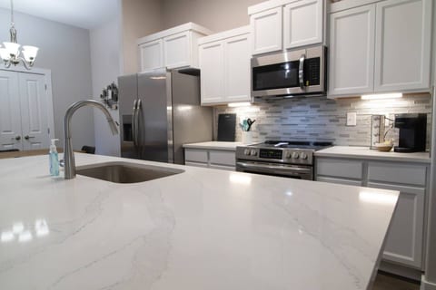 Modern Townhome in HEART Temple