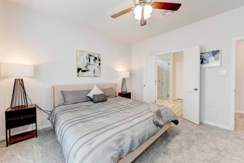 Retreat in Troy with 5 Beds