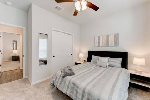 Spacious South Temple Home with 5 Bed
