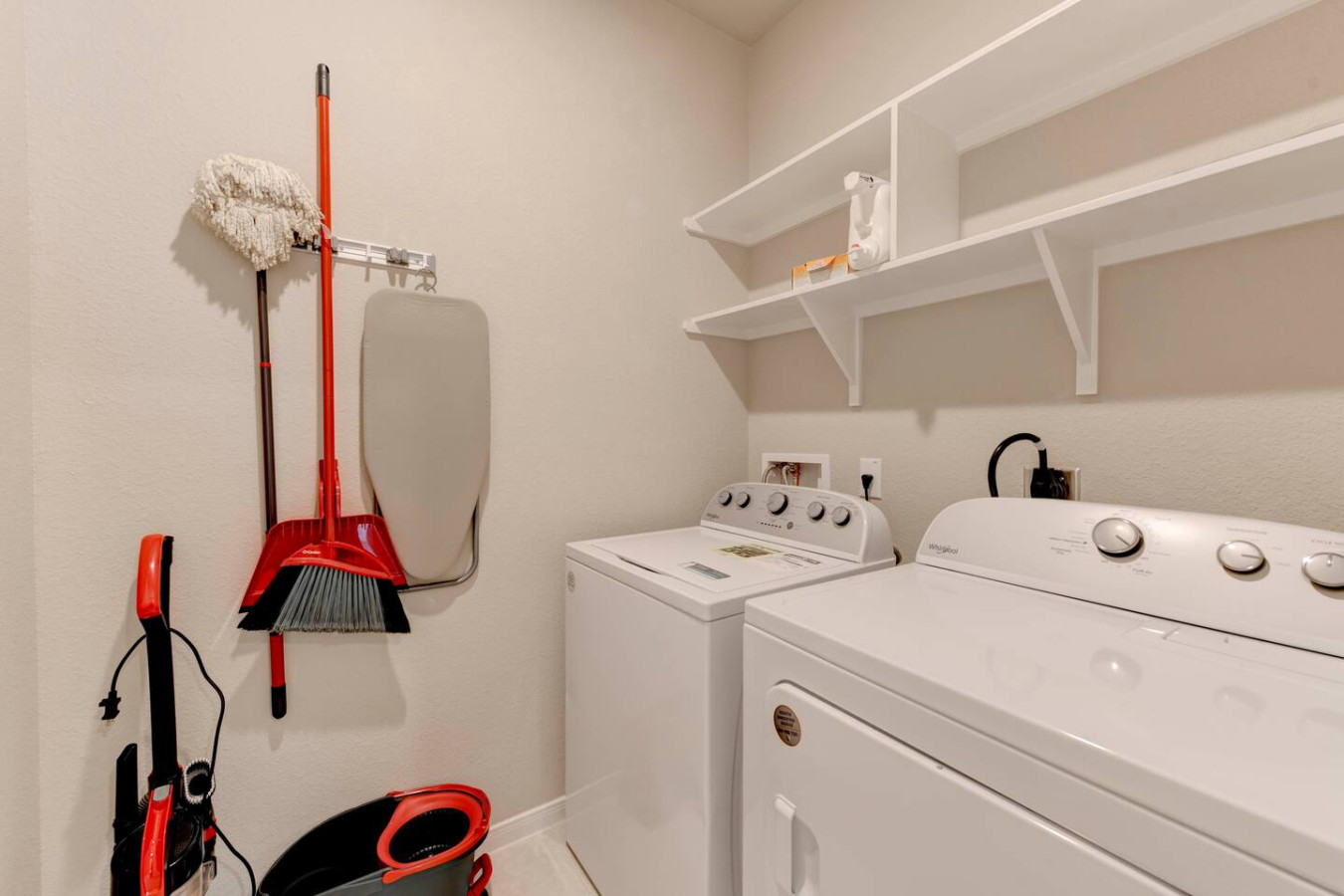 new-charming-retreat-in-temple/